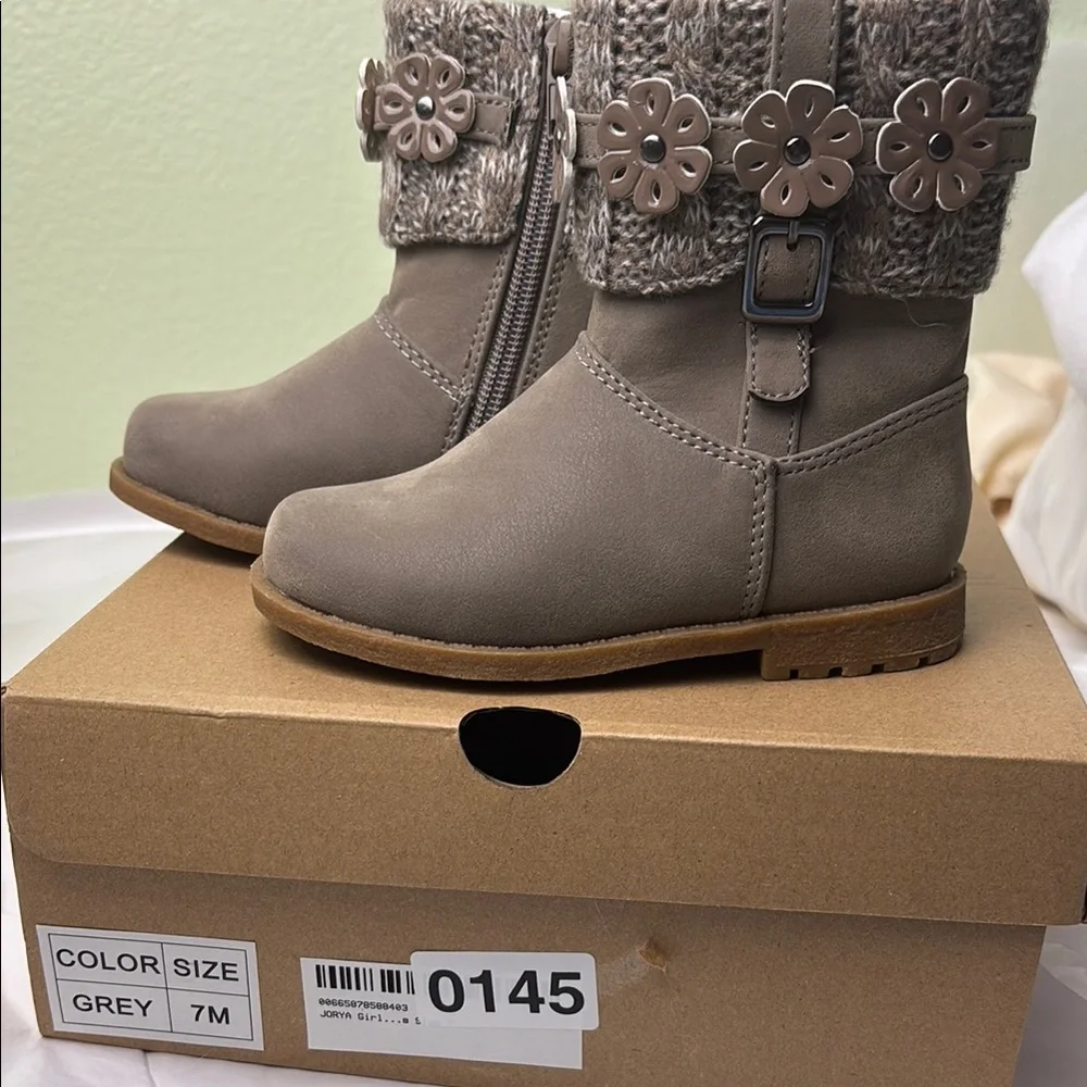 NWT Toddler Stylish Grey Tan Ankle Boots with Knit Cuff Accent Flowers Zipper